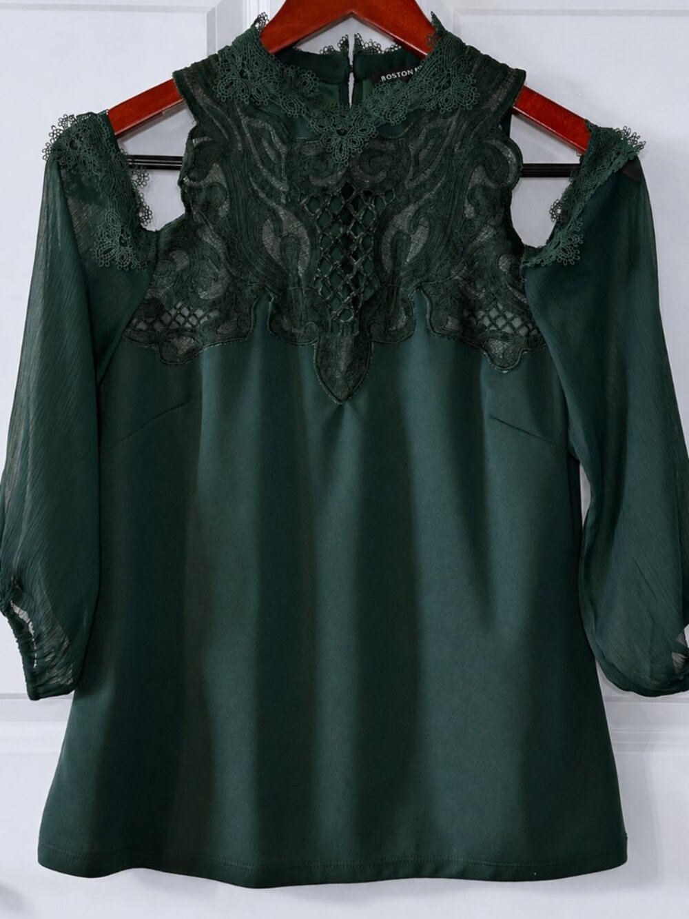 Boston Proper Lace Cold Shoulder Blouse Emerald Green Mock Neck Chiffon Small